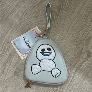 NWT Frozen “snowgies” wallet